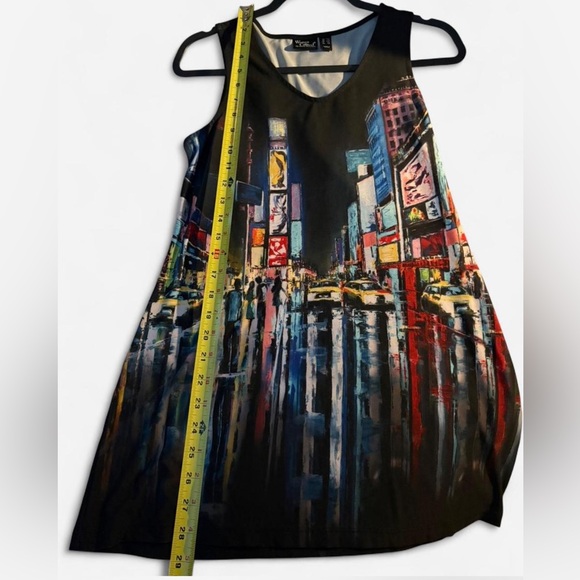 Women with Control Black Tank Top with Multicolor City Print - Picture 3 of 6
